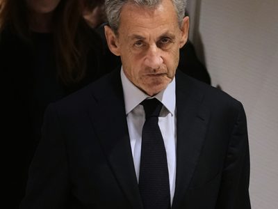 El expresidente francés Sarkozy contará con la protección de dos agentes en la cárcel