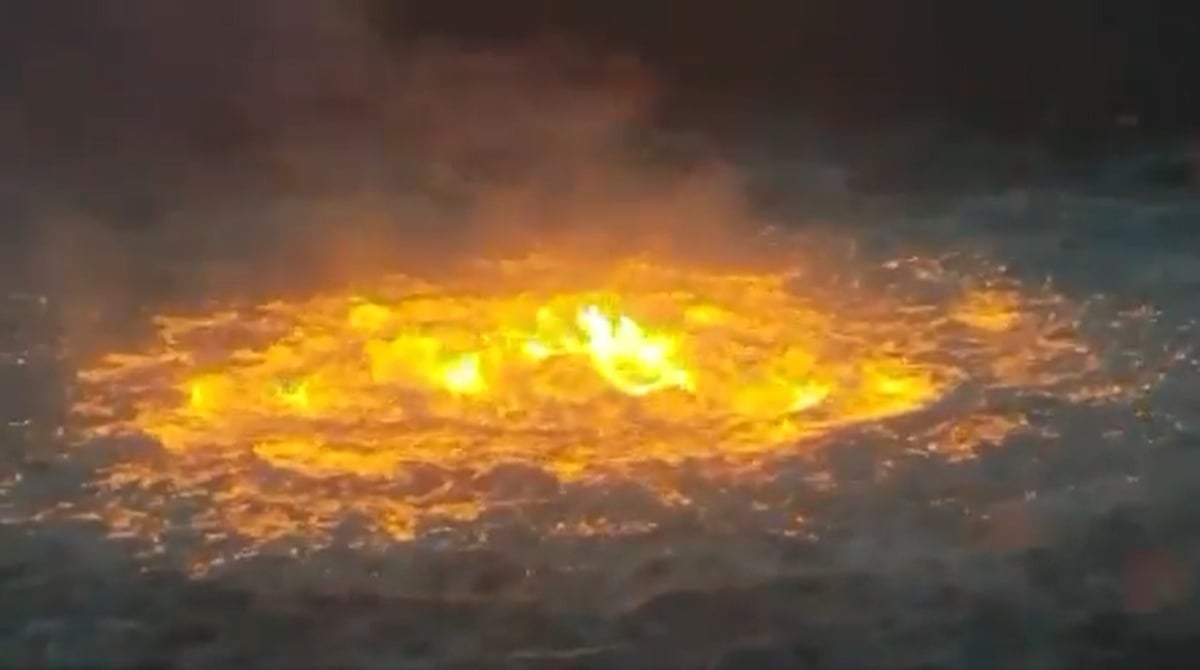 El incendio provocado por la ruptura de un gasoducto submarino en la Sonda de Campeche