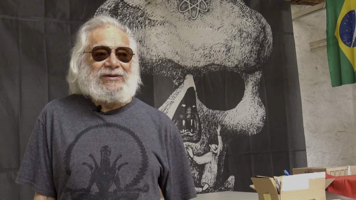 Helioflores, maestro de la caricatura política