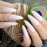 Si querés que tus manos se vean más largas y elegantes probá estos dos estilos de Nail Art que la rompen stiletto y ballerina