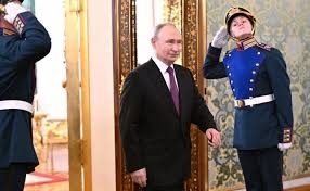Putin se muestra a favor de tregua en Ucrania; insiste en abordar "las raíces" del conflicto