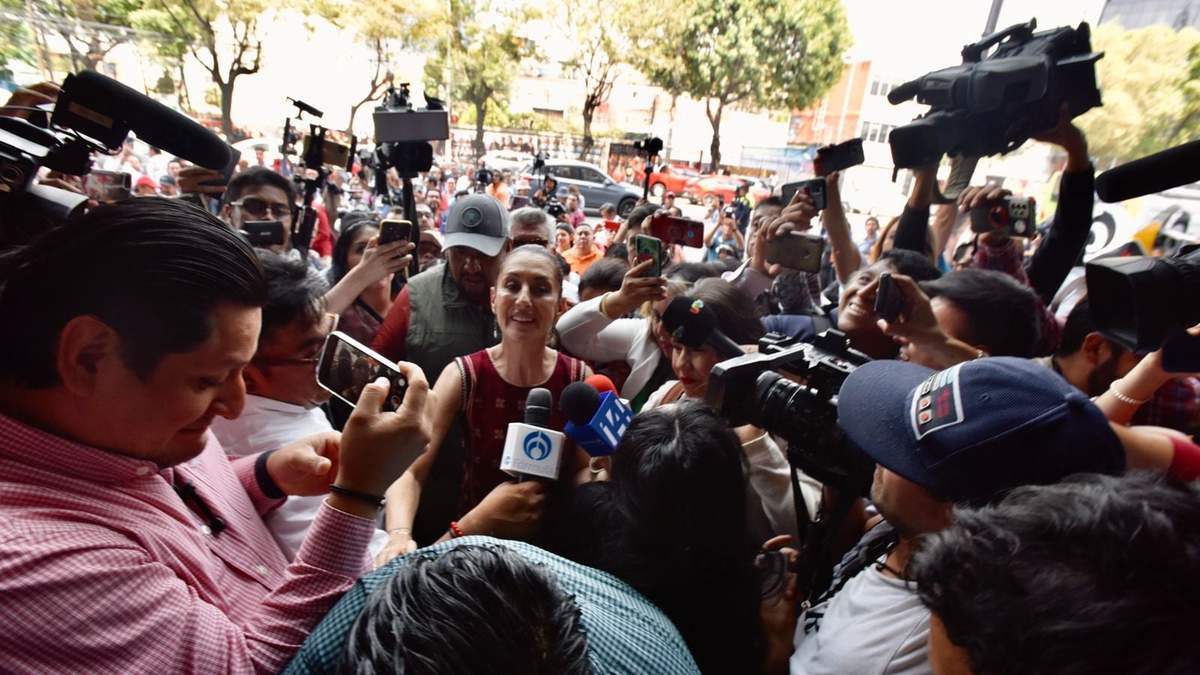 Jefa de Gobierno, Claudia Sheinbaum al salir del Consejo de Morena