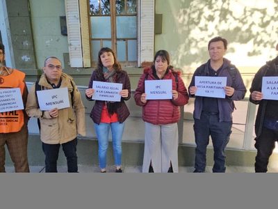 Estatales protestaron frente a Casa de Gobierno para exigir IPC mensual y recomposición salarial