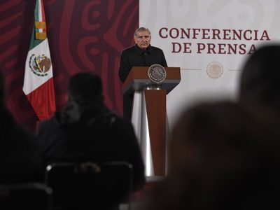 AMLO no presenta signos graves de coronavirus: Adán Augusto