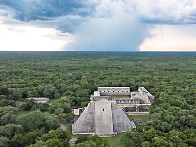 El monumento y el ambiente digital