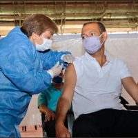 Vacunación en Neuquén: Omar Gutiérrez recibió la vacuna contra el coronavirus