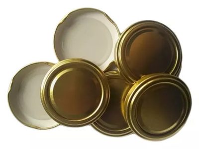 No las tires: así podés reciclar las tapas de mermelada y hacer el adorno infaltable para la mesa