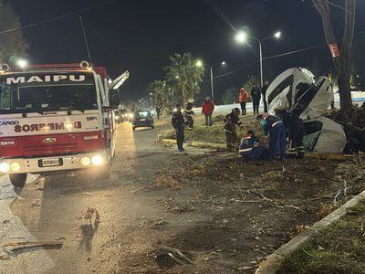 Dos personas murieron en un choque en Maipú