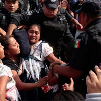 Reportan enfrentamiento entre policías y comerciantes en Orizaba