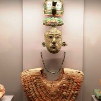 Exponen el ajuar funerario de la Reina Roja de Palenque en el Museo J. Paul Getty