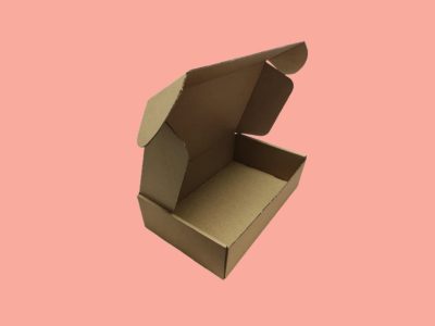 No tires las cajas de celulares vacías, convertilas en esta maravillosa idea para poner en tu escritorio