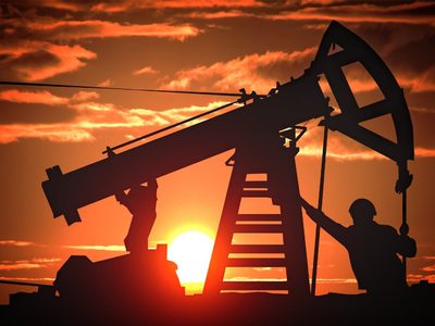 El coronavirus le gana a los estímulos económicos de Estados Unidos: Caen los precios del petróleo