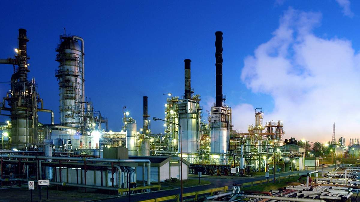 Industria petroquímica. Fuente: (Twitter)