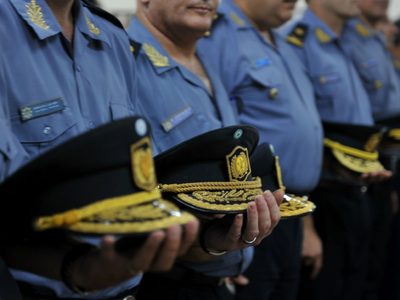 Un policía hace adicionales para poder ayudar a 250 familias humildes