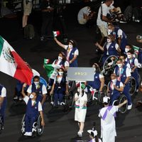 México desfiló en los paralímpicos de Tokio; 60 deportistas buscarán una presea