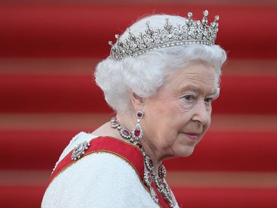 "¡Abran las puertas!": la desgarradora confesión por la noche que hace temblar a la Reina Isabel