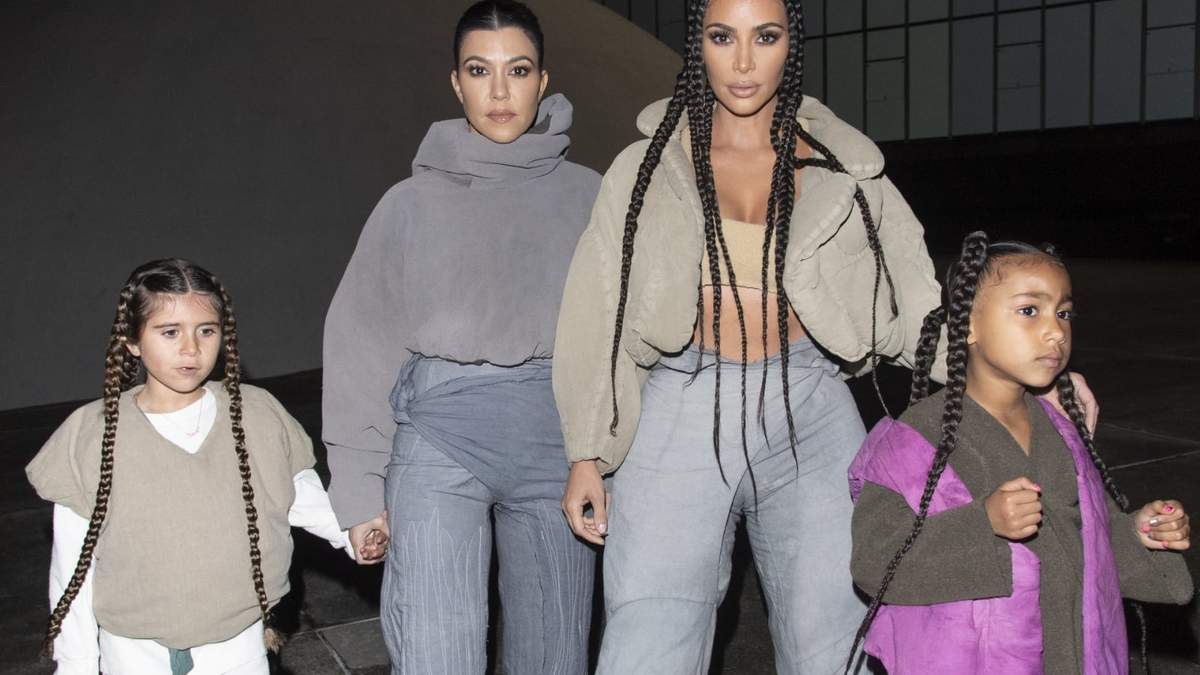 Kourtney, Kim y sus hijas. Fuente: (Instagram)