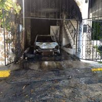 Incendian residencia en Caleta; exigen 'cuota” a empresarios