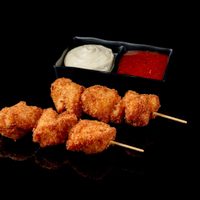 Fácil, divertido y delicioso: cambiá la comida de siempre y hacé estos brochettes de milanesa de pollo que son un 10