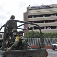 Vinculan a proceso a Emilio Lozoya; no irá a prisión y usará brazalete
