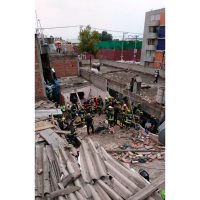 Explosión por presunta fuga de gas en Iztacalco deja al menos 10 heridos
