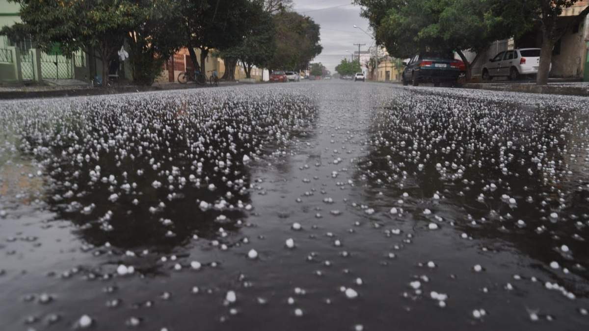 Granizo. Fuente: (Twitter)