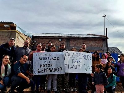 Familias y docente de la Escuela 271 de Octavio Pico exigen "condiciones dignas para aprender y enseñar"