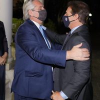 En medio de escándalos y tensiones, Alberto Fernández se reúne con Luis Lacalle Pou