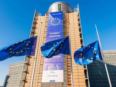 La Comisión Europea quiere calificar a la energía nuclear y al gas como inversiones sustentables