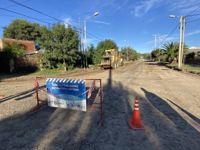 En el oeste de Neuquén, arrancó una obra para asfaltar 50 cuadras