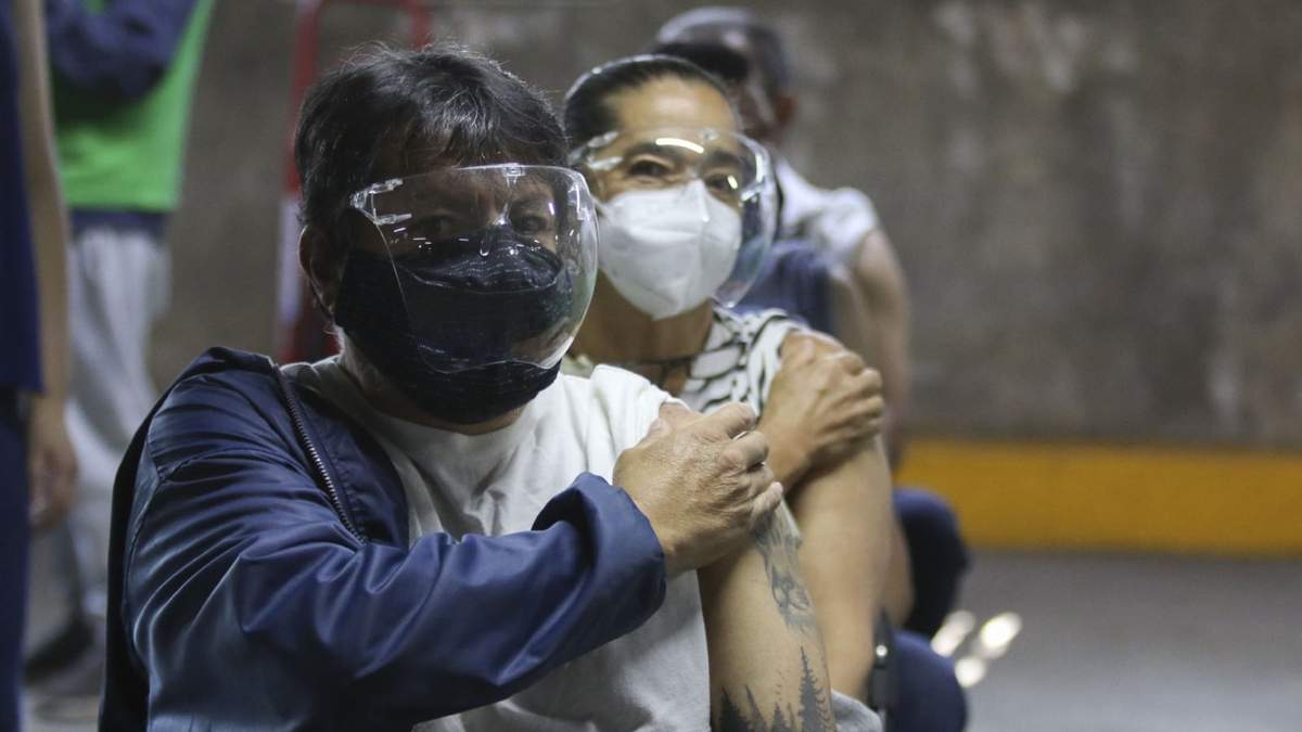 Vacunación el estacionamiento del Instituto Tecnológico Autónomo de México