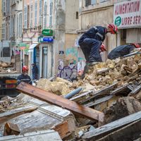 Encuentran tres cuerpos en escombros de edificios colapsados en Marsella