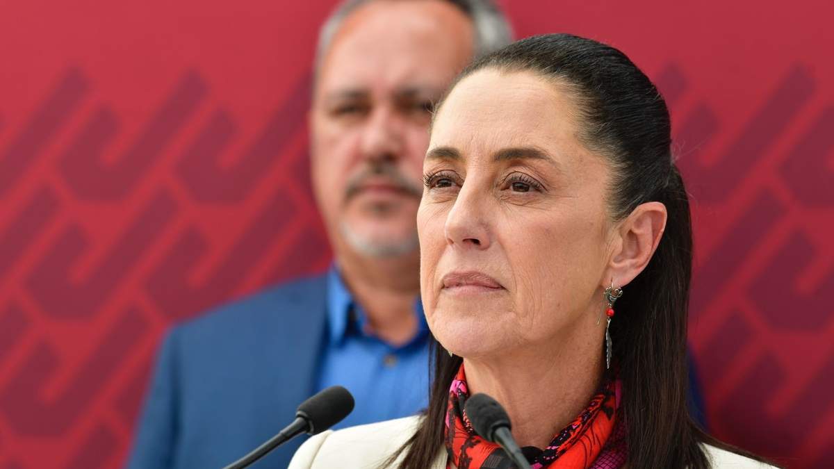 Claudia Sheinbaum entrega tarjetas de Pensión para Adultos Mayores