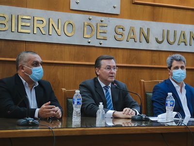 Alberto Hensel y Sergio Uñac entregaron subsidios del Plan Nacional de Minería Social