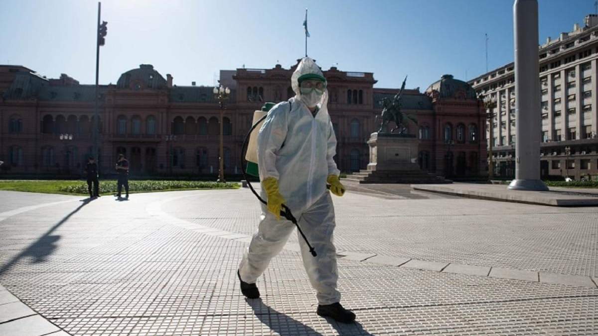 La polémica nota de Clarín sobre la pandemia en Argentina. Fuente: (Twitter)