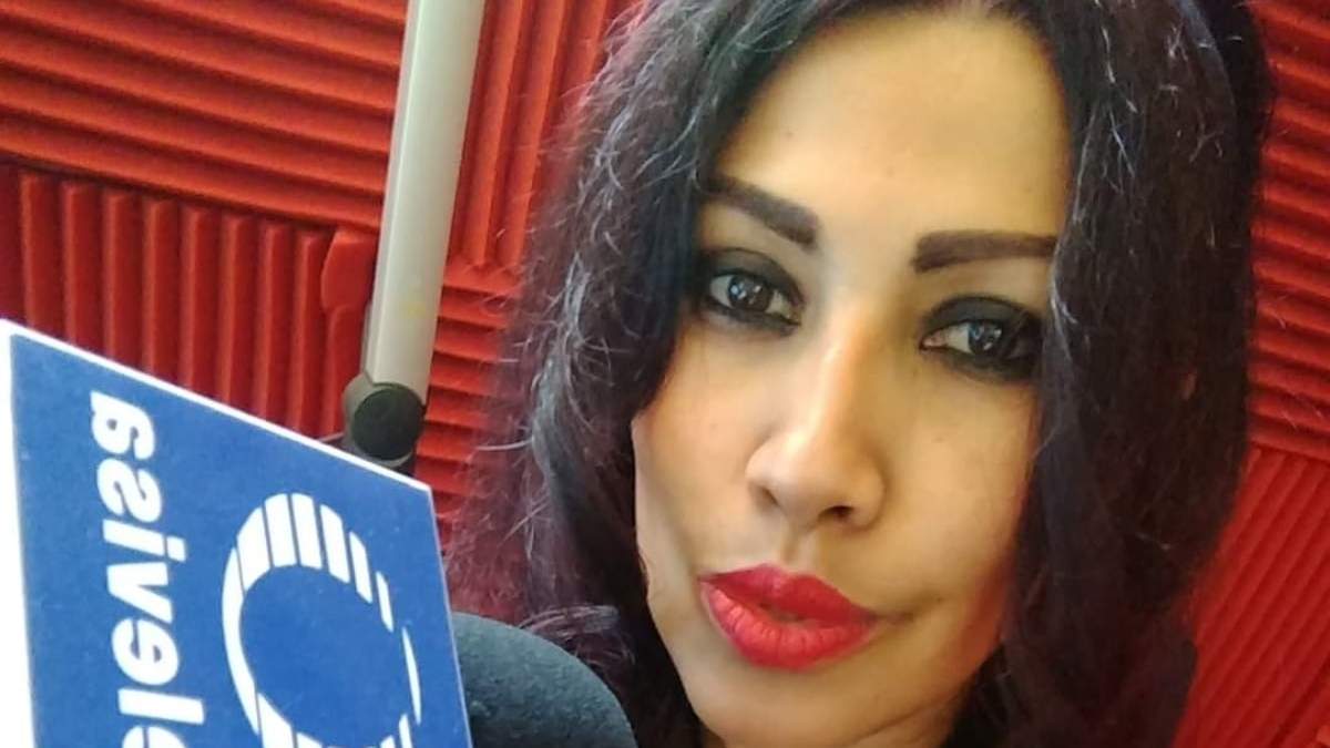 La reportera Carolina Olvera