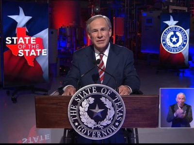 AMLO acusa que el gobernador de Texas, Greg Abbott, se está extralimitando con medidas antimigrantes