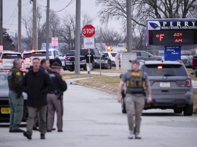 La policía reporta tiroteo en secundaria de Iowa; se desconoce si hay heridos