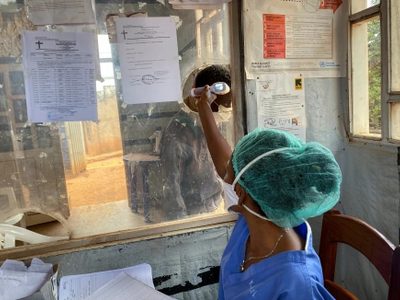 Secretaría de Salud emite aviso preventivo a quienes viajen al Congo y a Uganda por brote de ébola