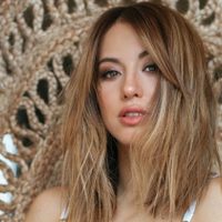 Flor Vigna muestra su progreso en el piano interpretando un hit de Charly García