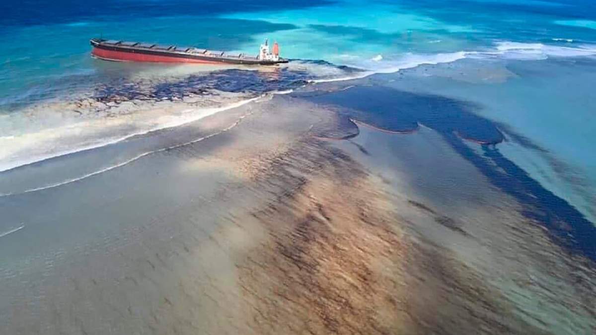 El derrame es el mayor desastre ambiental en la historia del país. Fuente: (Twitter)