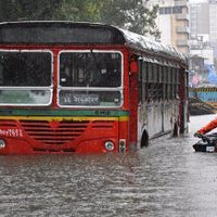 Al menos 37 muertos por inundaciones en India en menos de 24 horas