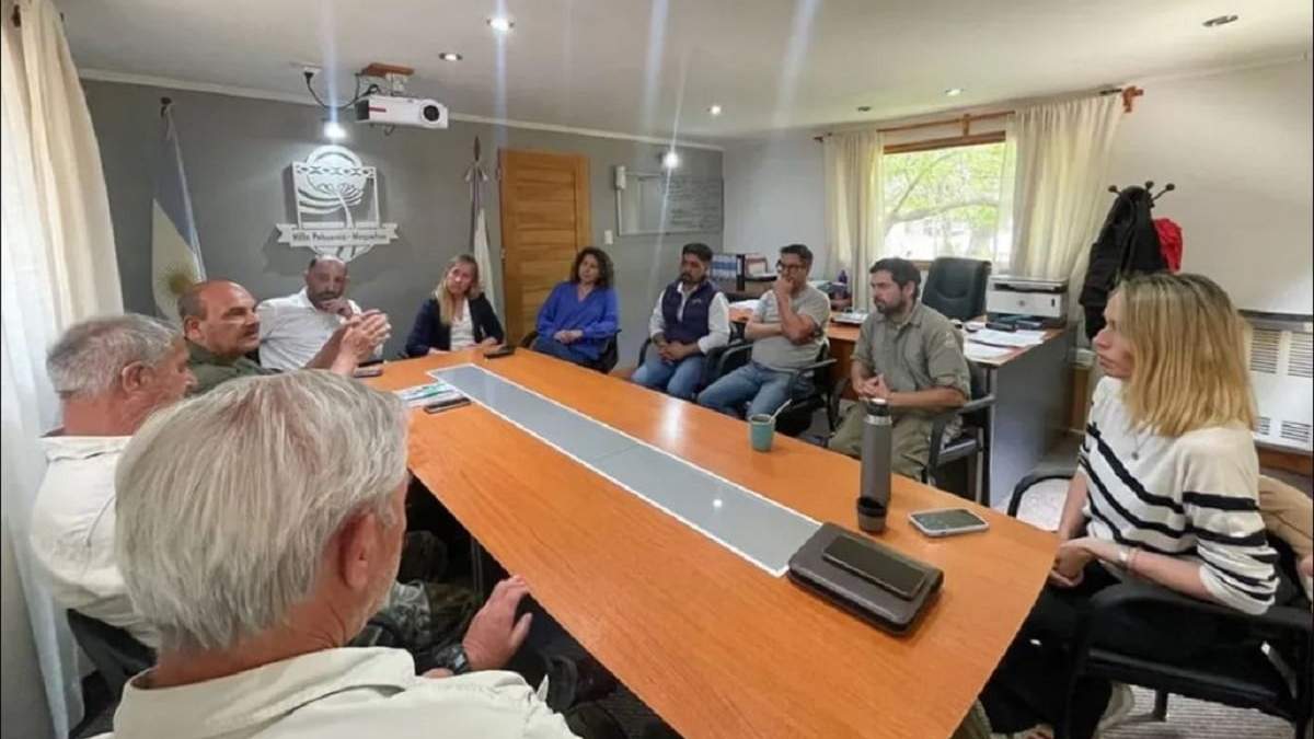 El encuentro de funcionarios de diferentes organismos del estado, por la regulación de la actividad de 4X4. Fuente: (NA)