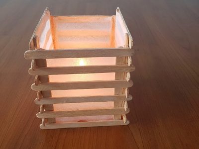 Solo con palitos de helado: creá esta hermosa lámpara de mesa y no gastes fortuna en una nueva
