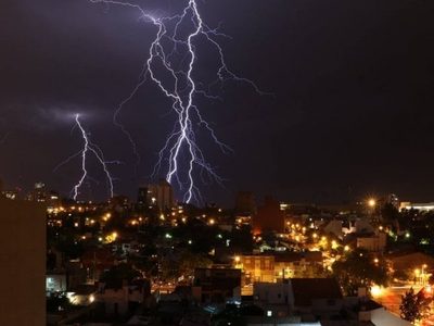 ¡Alerta meteorológica!: habrá tormentas intensas y fuertes ráfagas de viento