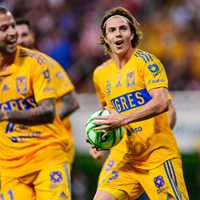 Tigres remonta a Chivas 3-2 y consigue su octavo título