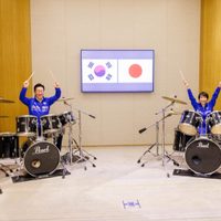 Líderes de Japón y Corea del Sur improvisan al ritmo de éxitos de K-pop en una cumbre (Video)