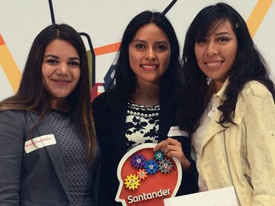 Premian a alumnas de la UNAM por crear parche que reduce el tiempo de cicatrización de heridas