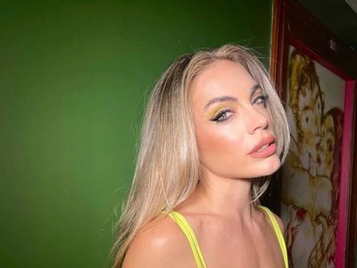 La prenda que todas tienen: Emilia Attias mostró el ítem del otoño para marcar estilo propio