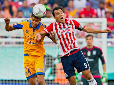 Operan de la mandíbula al defensa de Tigres Hugo Ayala